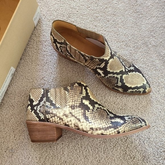 Madewell Shoes - NIB Madewell Sonia Snake Embossed Chelsea Booties Ankle Boots Tan Cream Brown